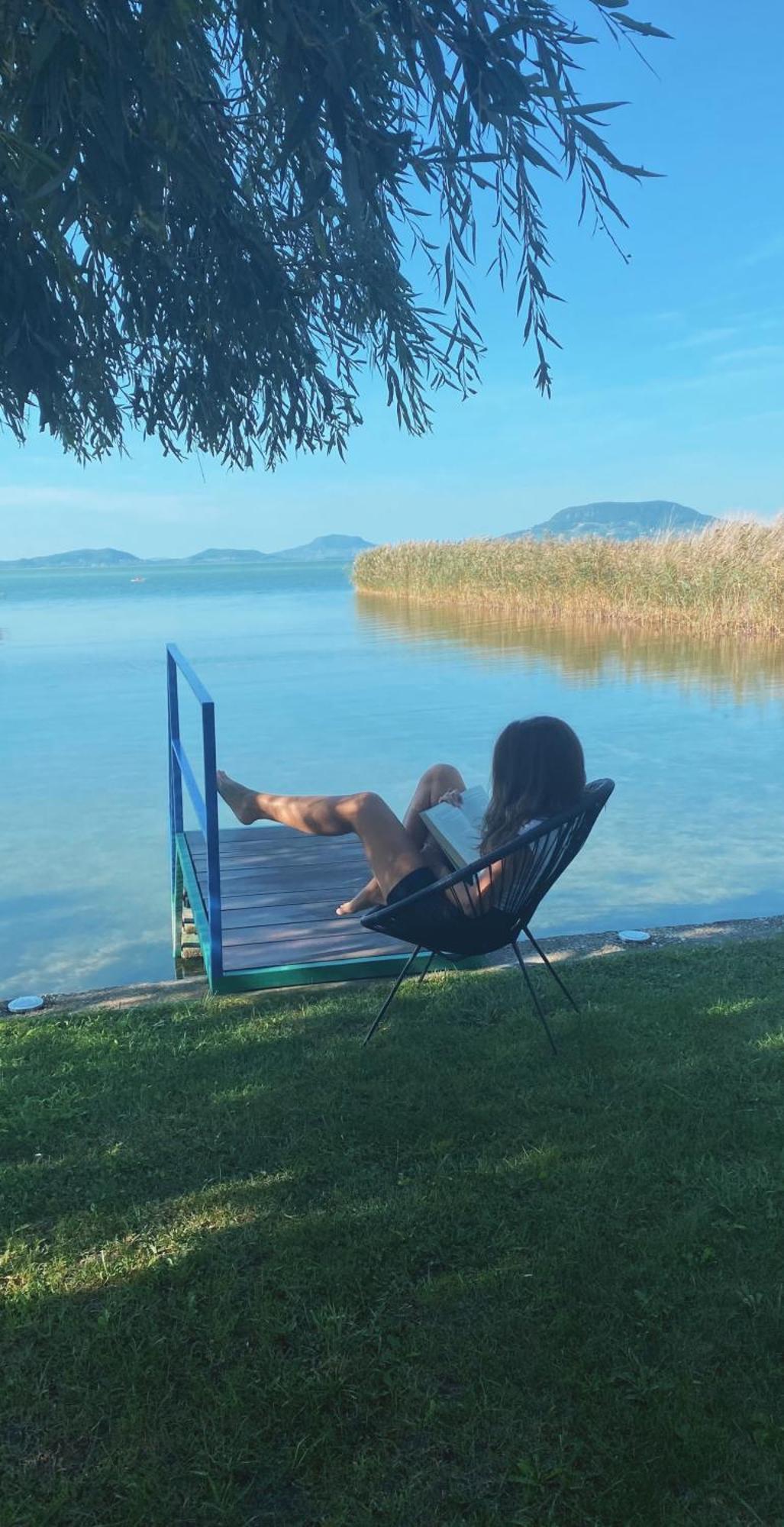 Balaton A Kertben - Balaton In The Garden - Beachfront Houses With Beautiful View, Private Beach Балатонфенивес Екстериор снимка