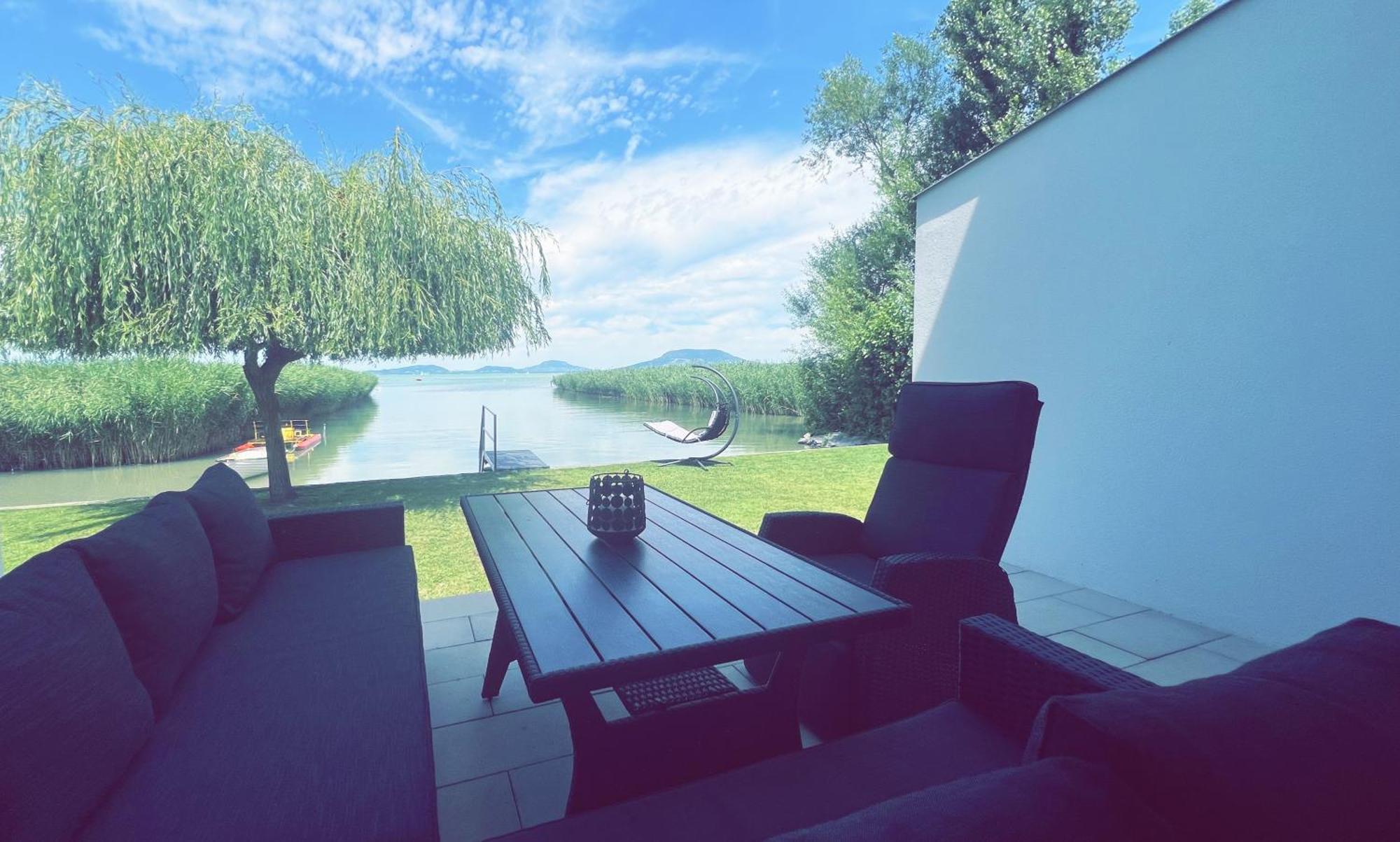 Balaton A Kertben - Balaton In The Garden - Beachfront Houses With Beautiful View, Private Beach Балатонфенивес Екстериор снимка