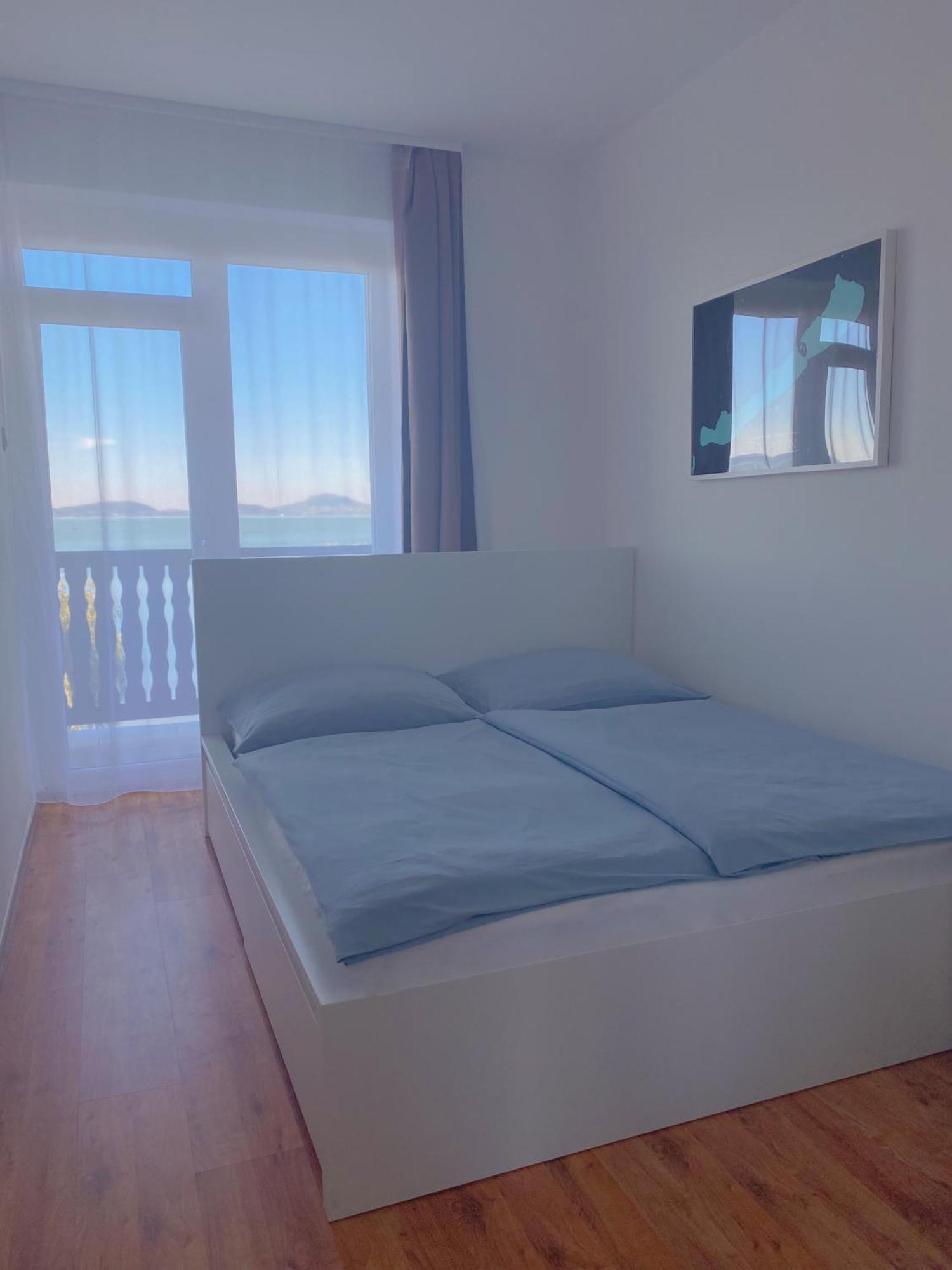 Balaton A Kertben - Balaton In The Garden - Beachfront Houses With Beautiful View, Private Beach Балатонфенивес Екстериор снимка